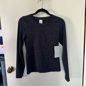 NWT Athleta Renew Seamless Crewneck Top Navy Blue Long Sleeve Workout Shirt Sz M